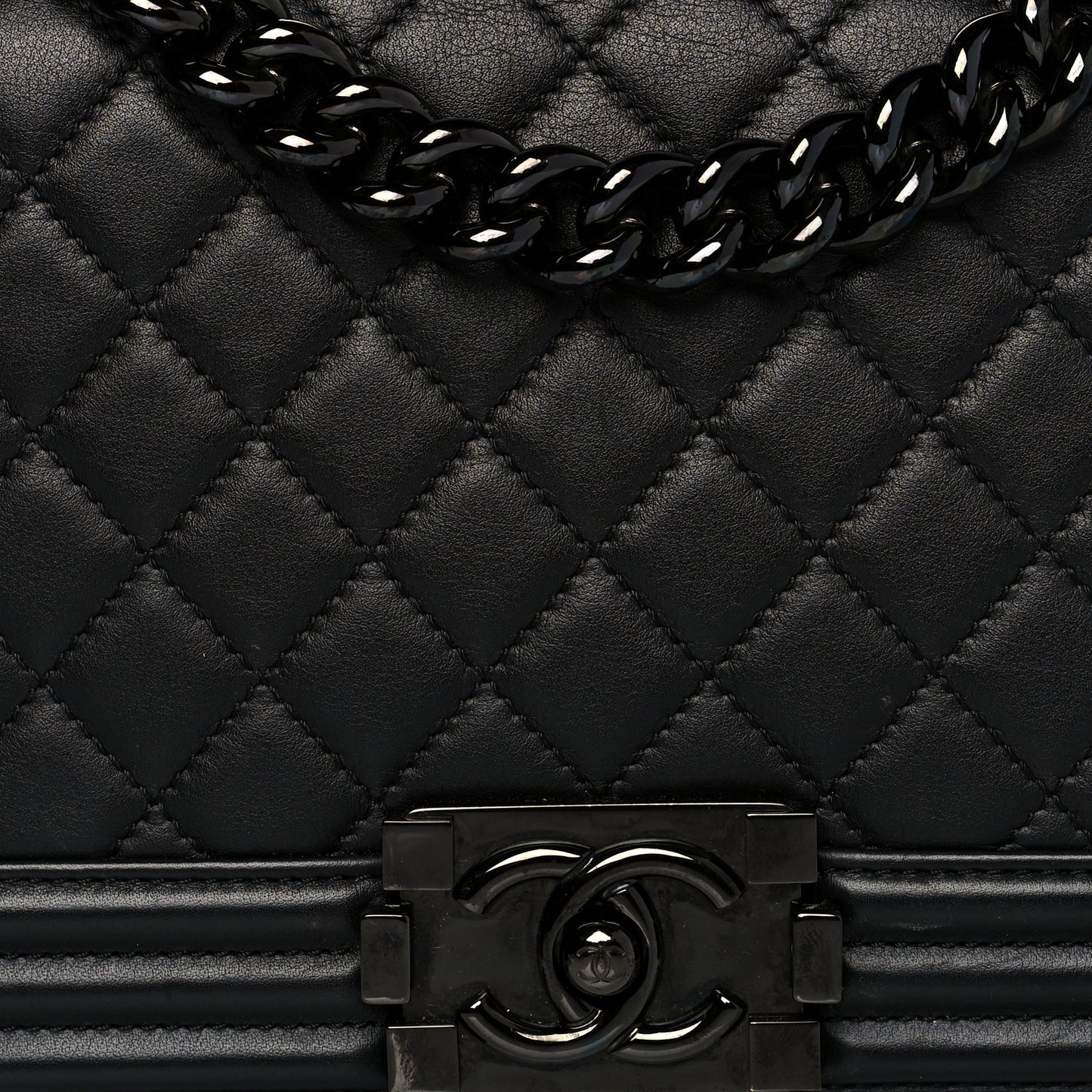 Lambskin Quilted Medium Boy Flap So Black