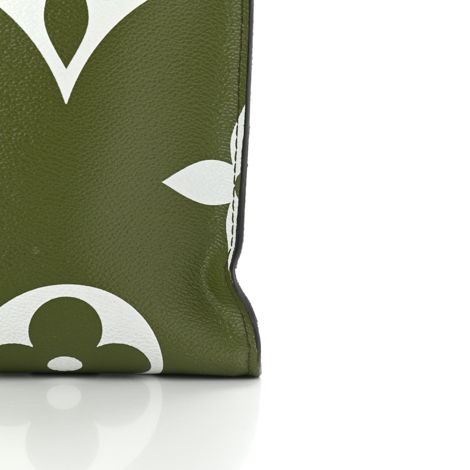 Louis Vuitton Monogram Giant Onthego GM Kaki Beige 13 of 15