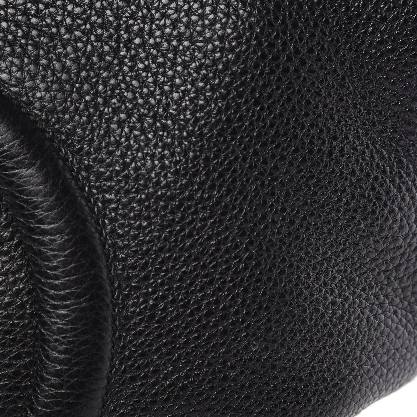 Pebbled Calfskin Medium Soho Hobo Black