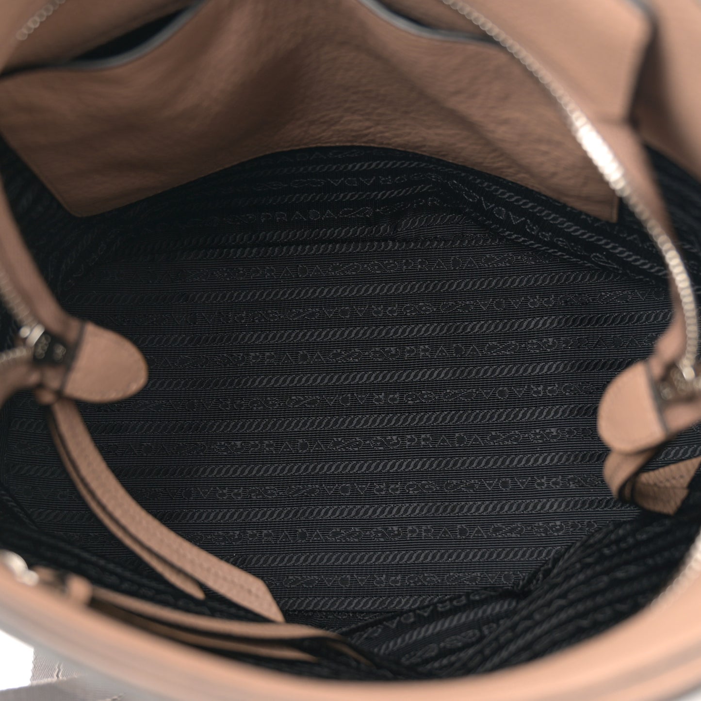 Vitello Phenix Embossed Logo Shoulder Bag Cammeo