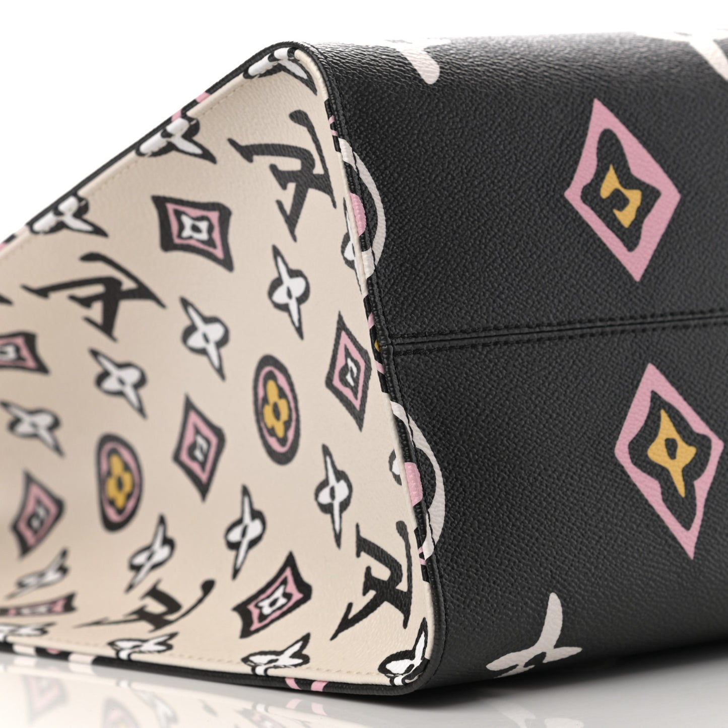 Monogram Giant Wild At Heart Onthego GM Black