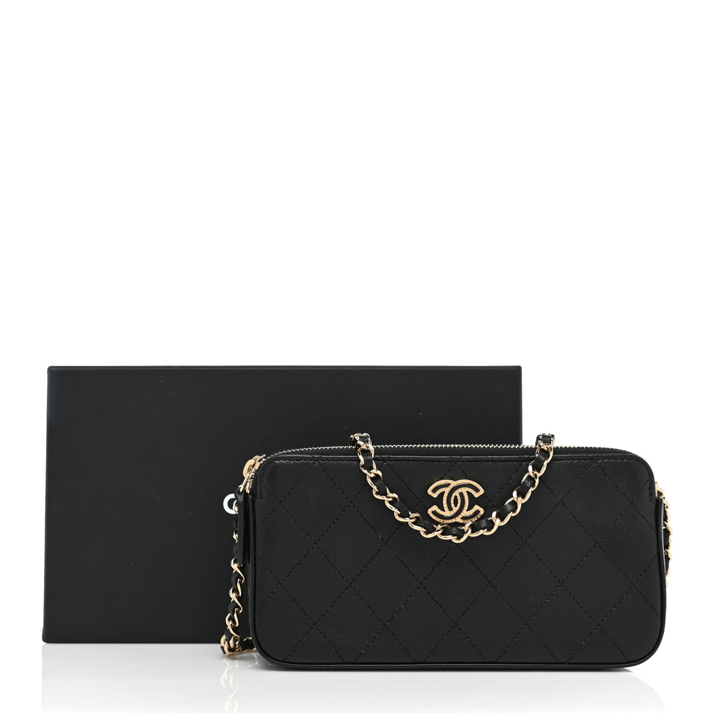 Goatskin Enamel Quilted Small Clutch With Chain Black