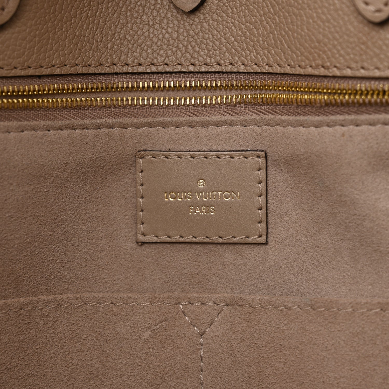 Louis Vuitton Empreinte Monogram Giant Onthego MM Tourterelle 6 of 21