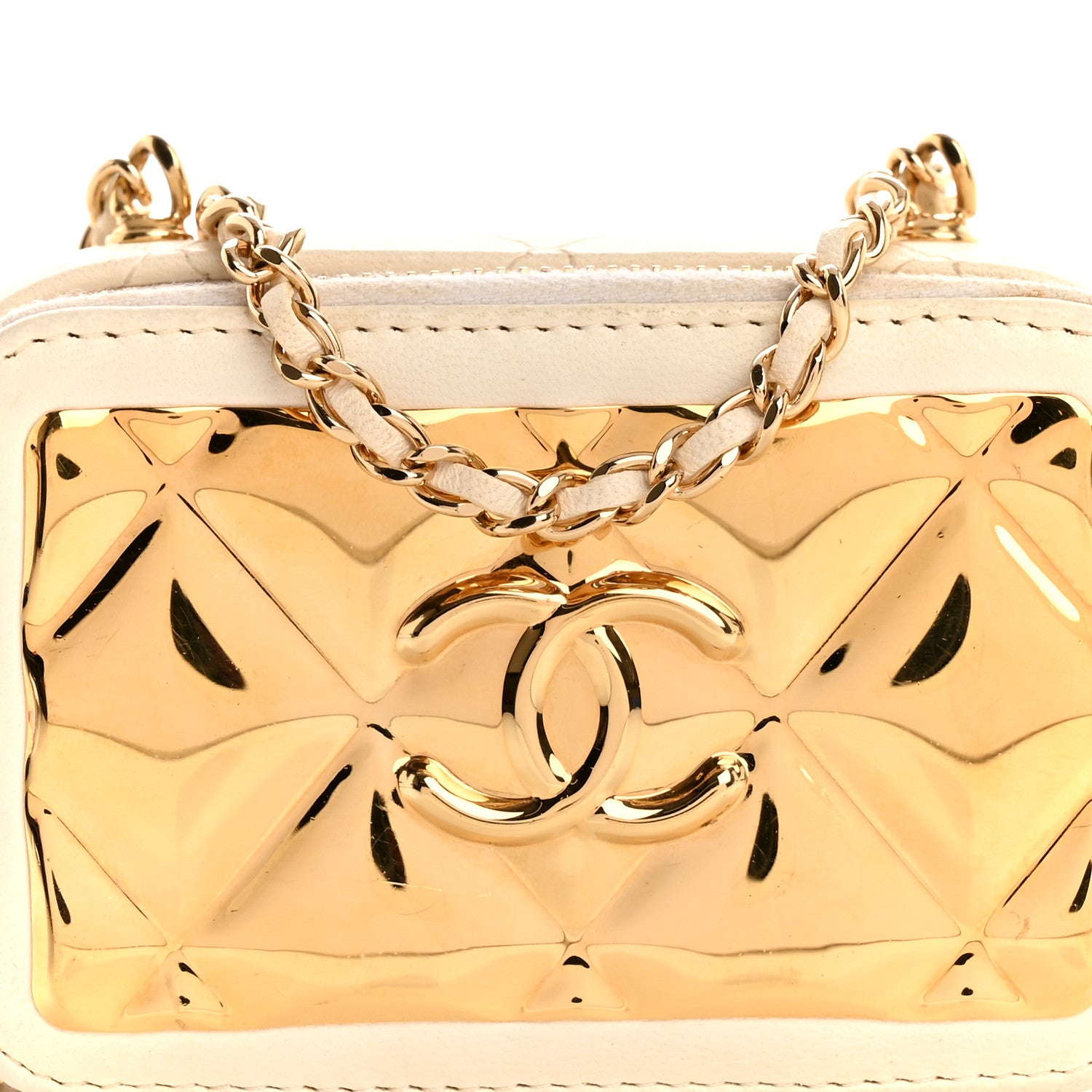 CHANEL ゴールド ケース Chanel Lambskin Quilted Golden Plate Clutch With Chain White