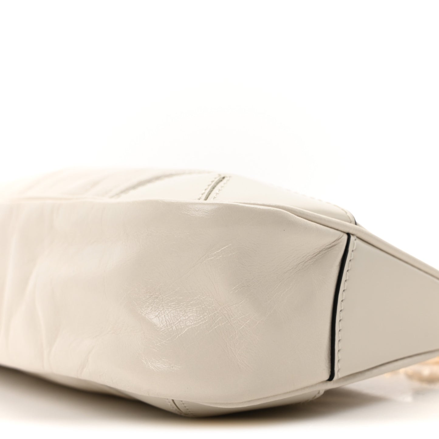 Soft Lux Calfskin Medium Re-Edition 2002 Shoulder Bag White