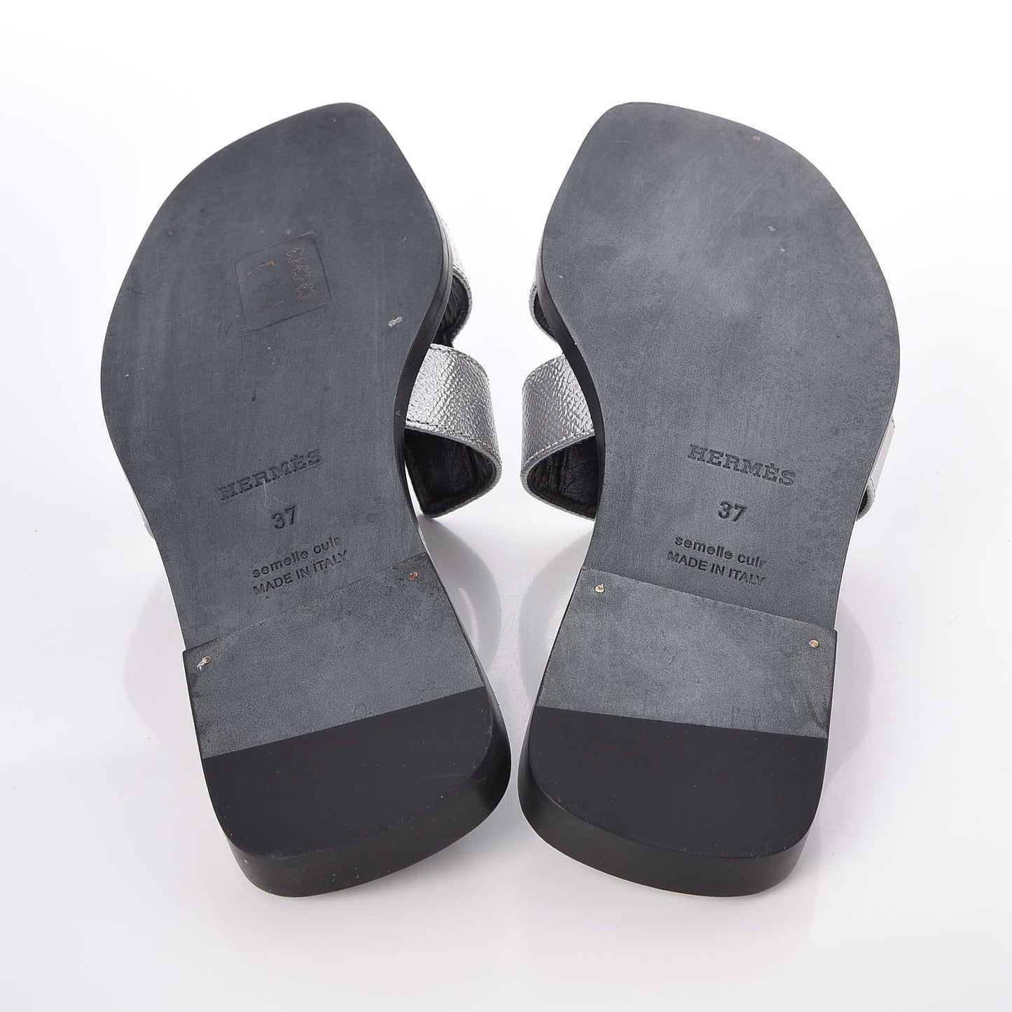 Metallic Epsom Oran Sandals 37 Argent