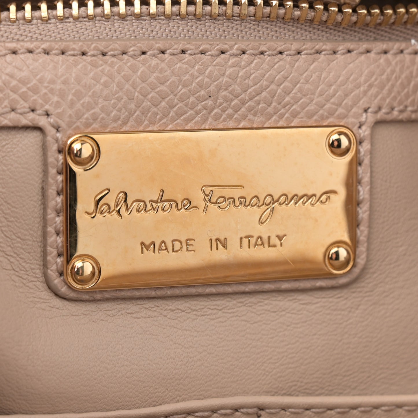 Hammered Calfskin Vara Bow Chain Tote Macadamia