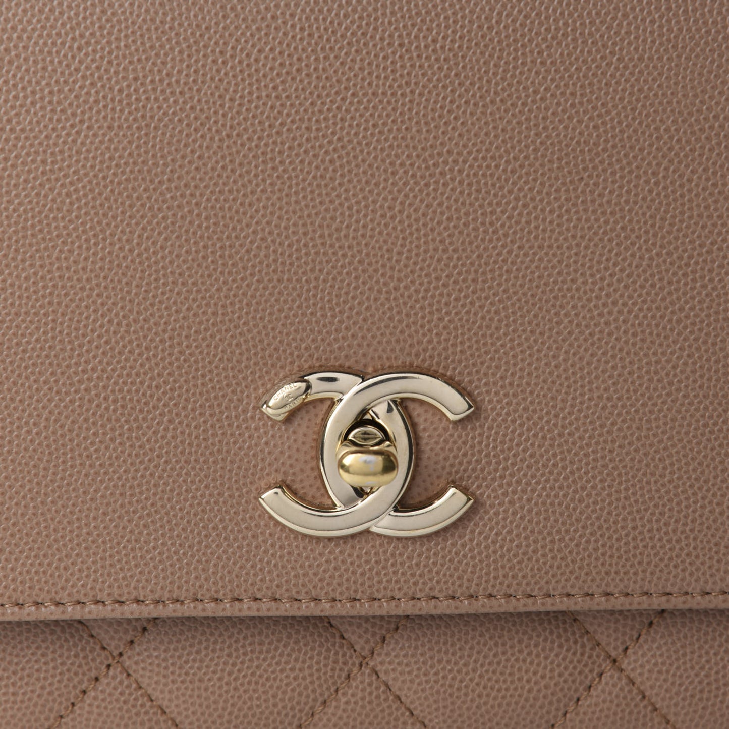 Caviar Quilted Medium Business Affinity Flap Camel