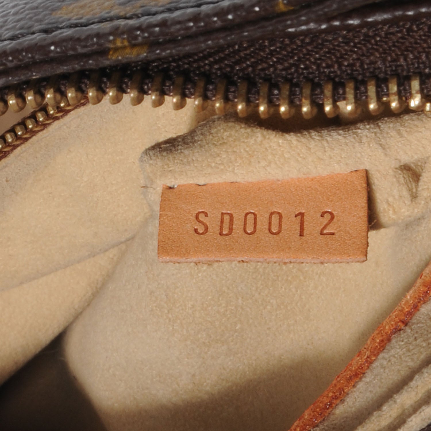 Louis Vuitton Monogram Looping MM 6 of 7