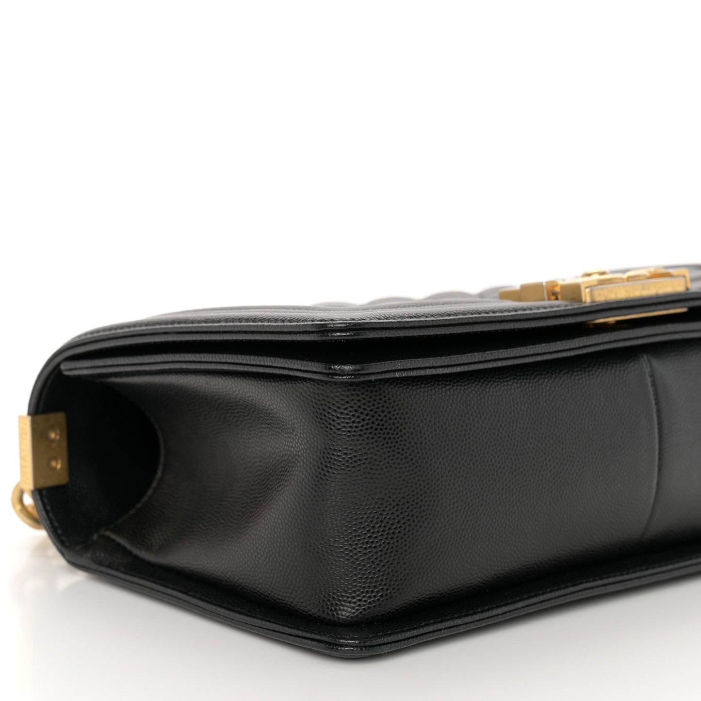Caviar Quilted Medium Boy Flap Black