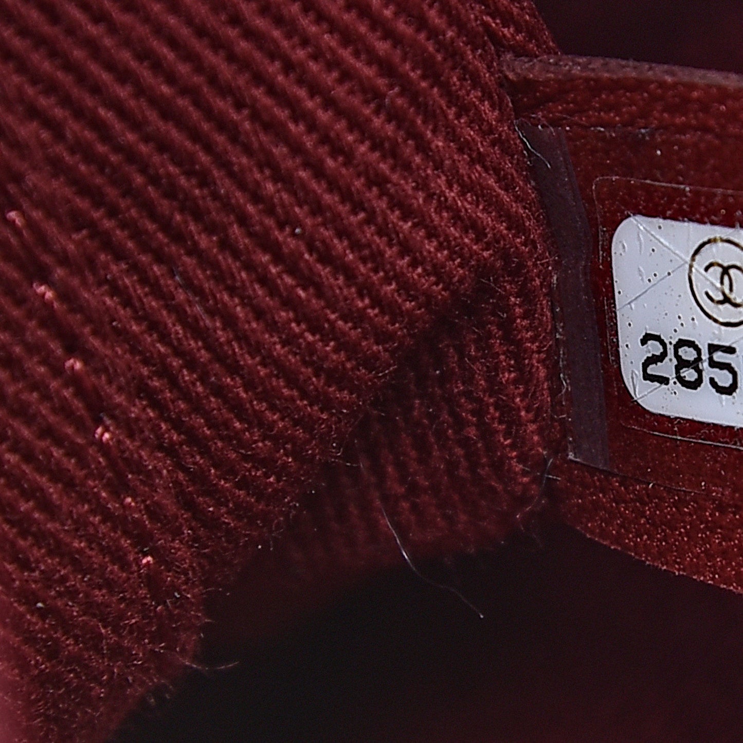 Caviar Quilted Medium Business Affinity Flap Burgundy