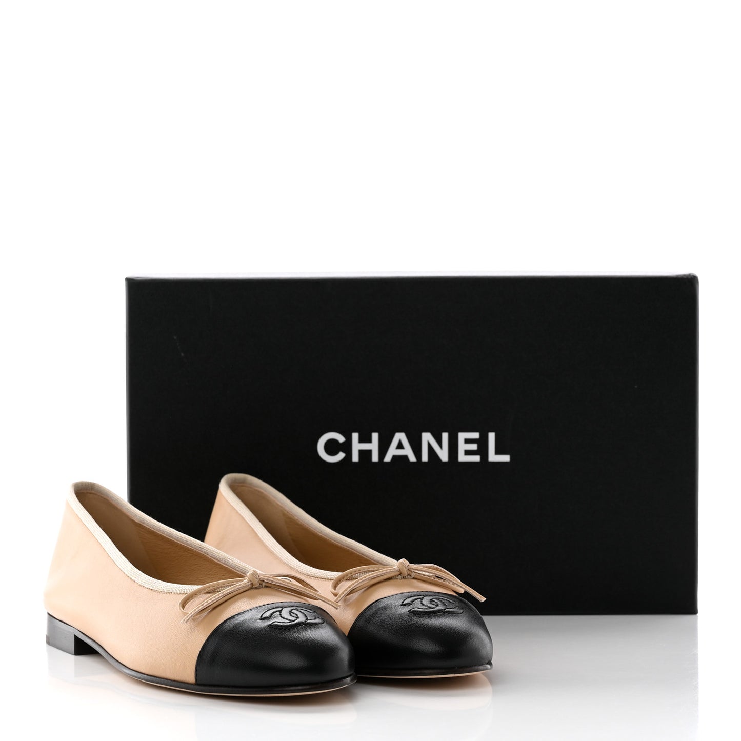 Lambskin Cap Toe CC Ballerina Flats 38 Beige Black
