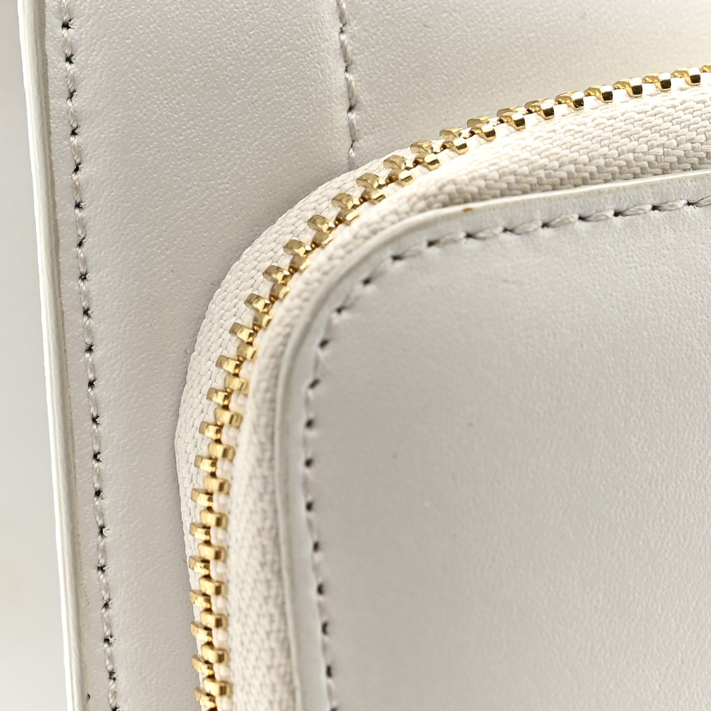 Smooth Calfskin Vara Bow Chain Flap Crossbody White