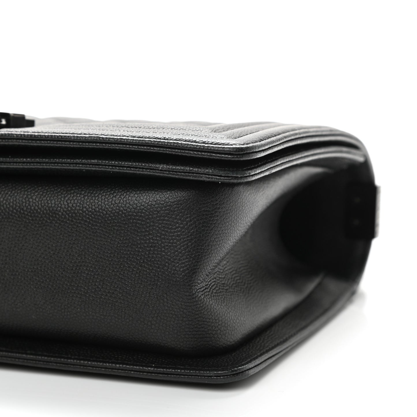 Caviar Quilted Medium Boy Flap So Black