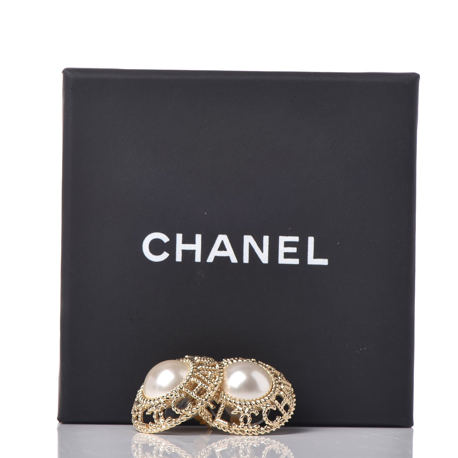 Chanel Pearl CC Round Rope Logo Earrings Gold 5 of 5