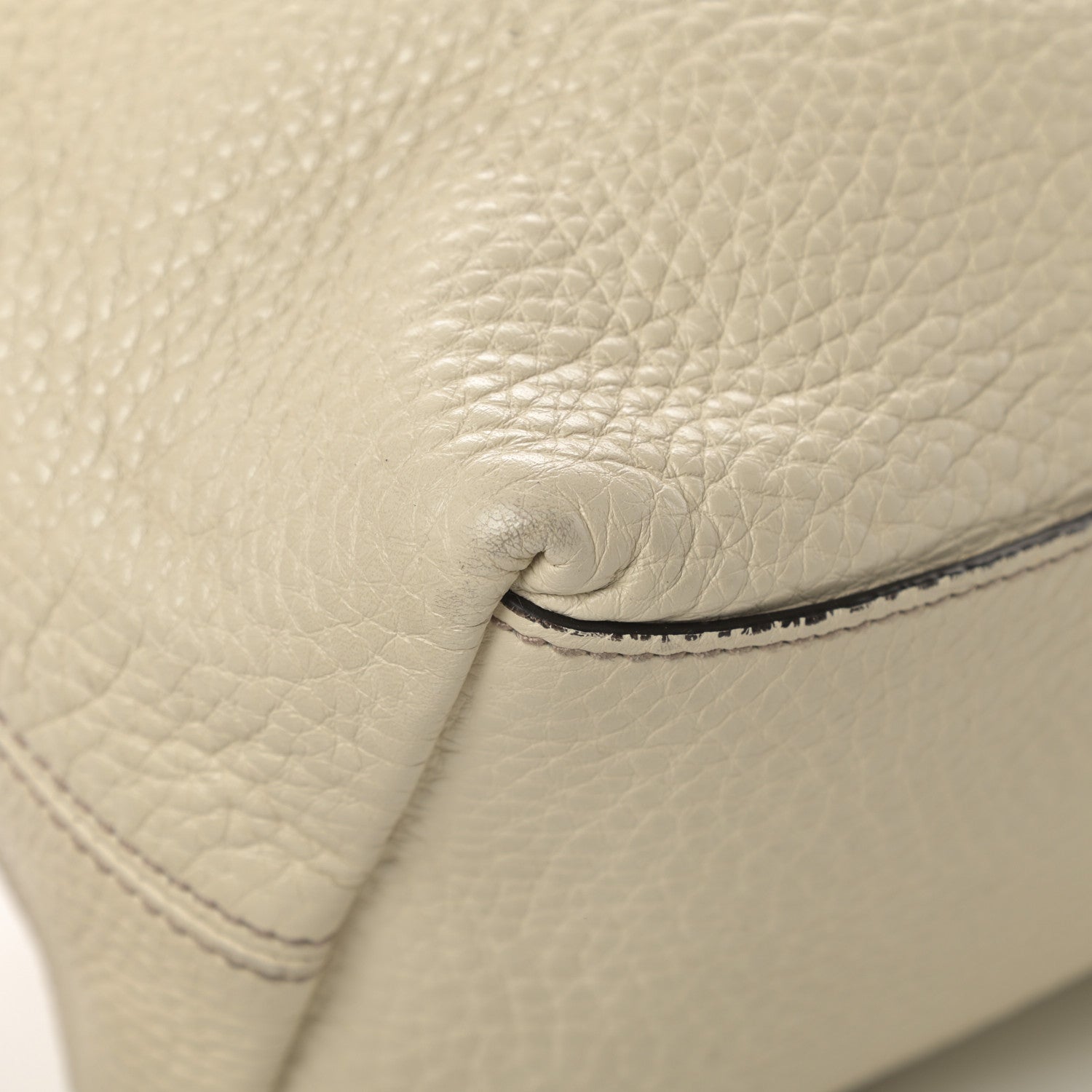 Gucci Pebbled Calfskin Medium Soho Chain Shoulder Bag Off White 12 of 19