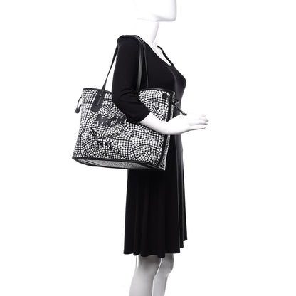 MCM Visetos Medium Liz Reversible Shopper Tote Black 2 of 15