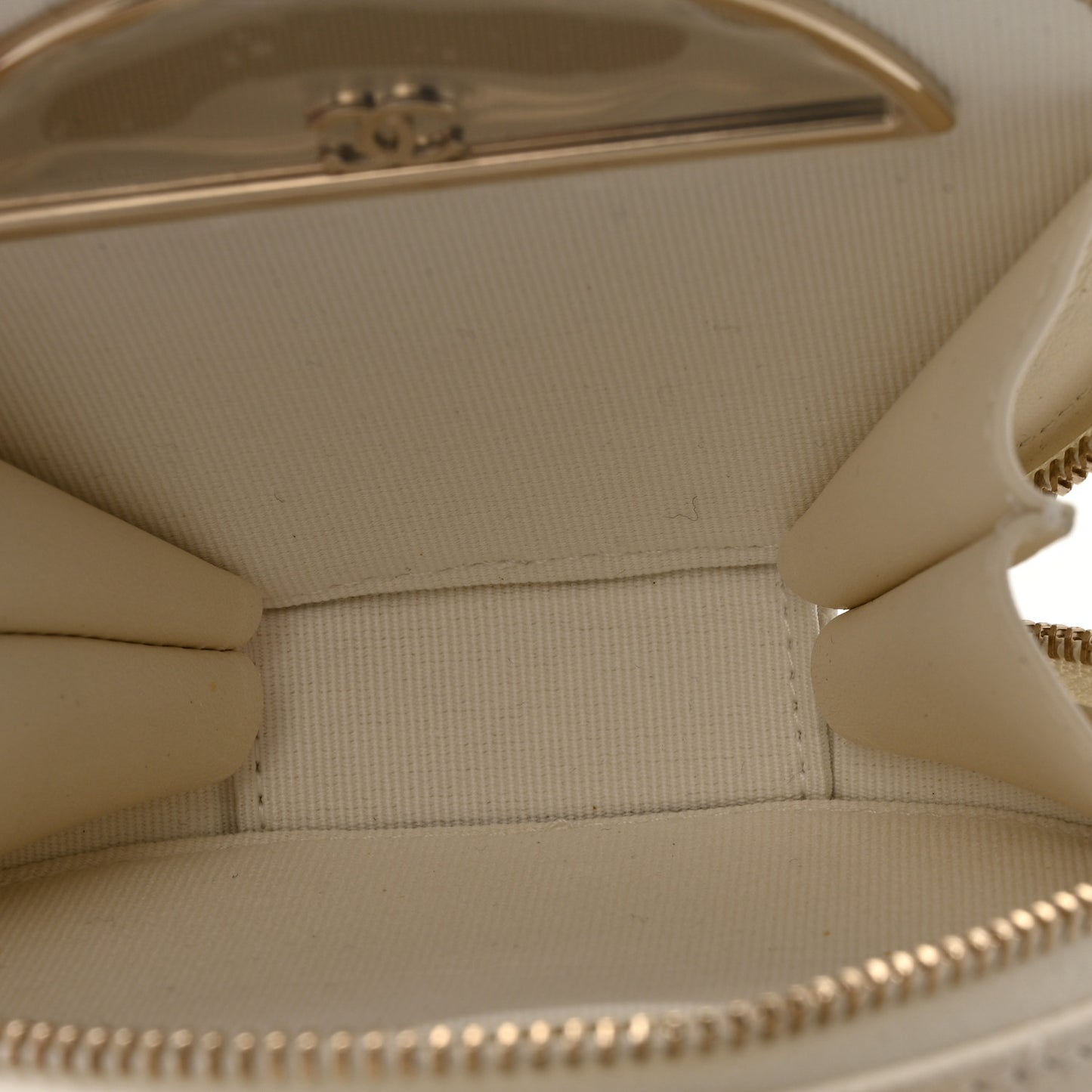 Caviar Quilted Round Handle With Care Vanity With Chain White