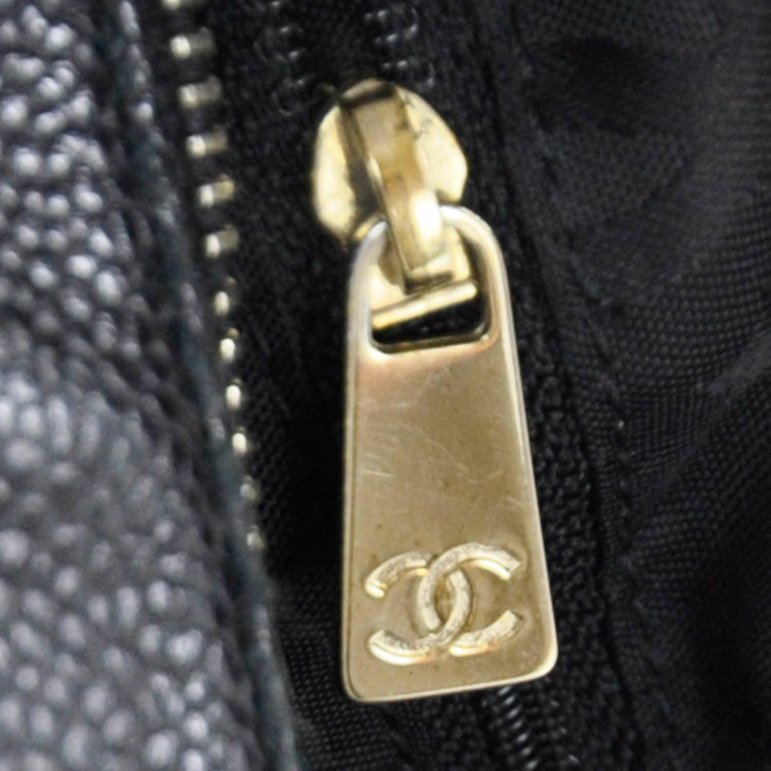 Chanel Caviar CC Wood Chain Hobo Black 7 of 9