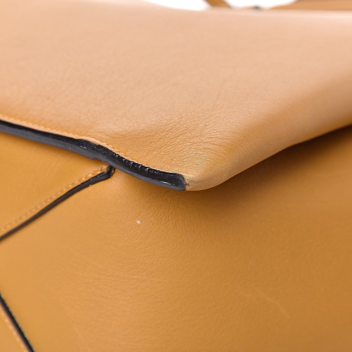 Supple Natural Calfskin Medium Tri-Fold Bag Blonde