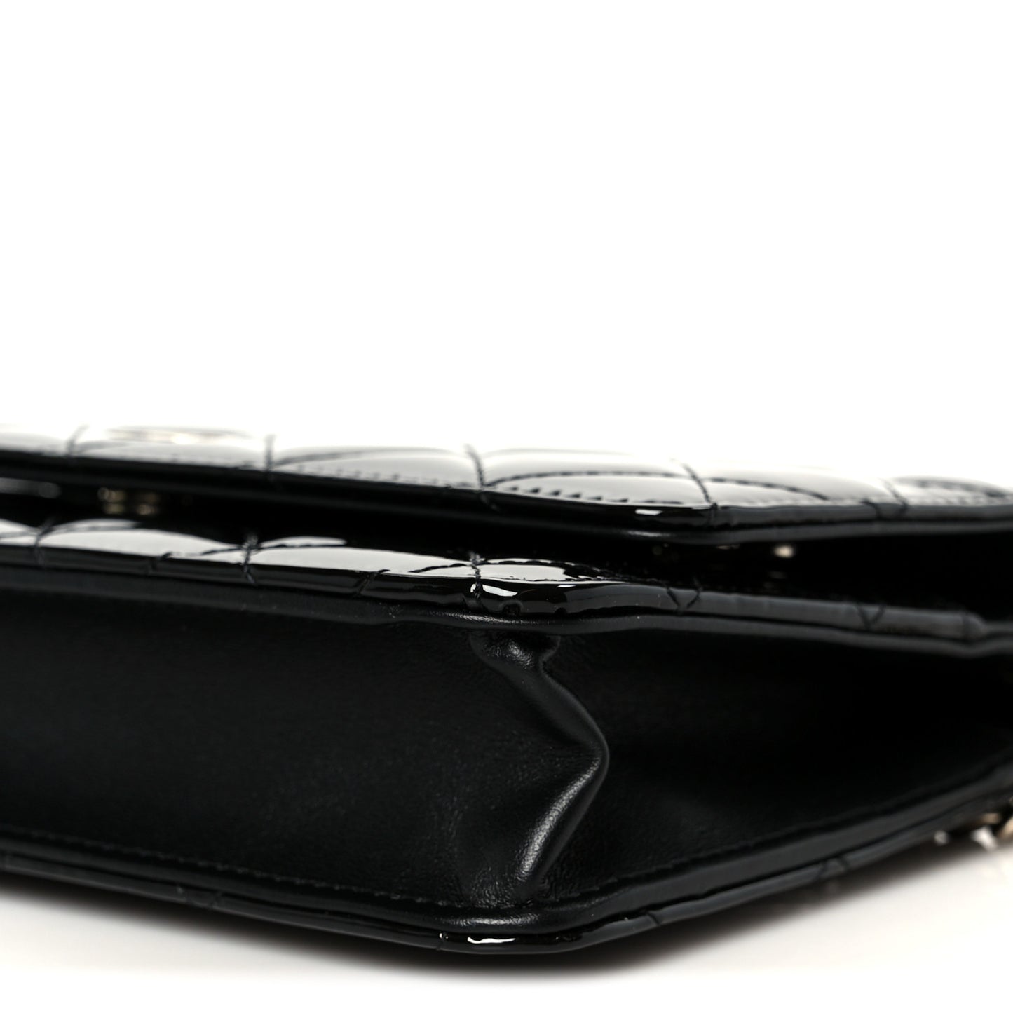Patent Quilted Wallet On Chain WOC Black