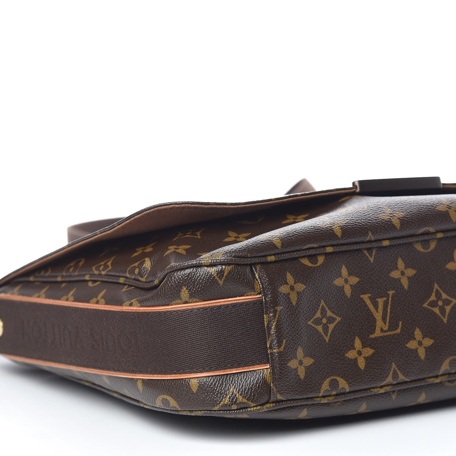 Louis Vuitton Monogram Beaubourg MM Messenger Bag 8 of 10