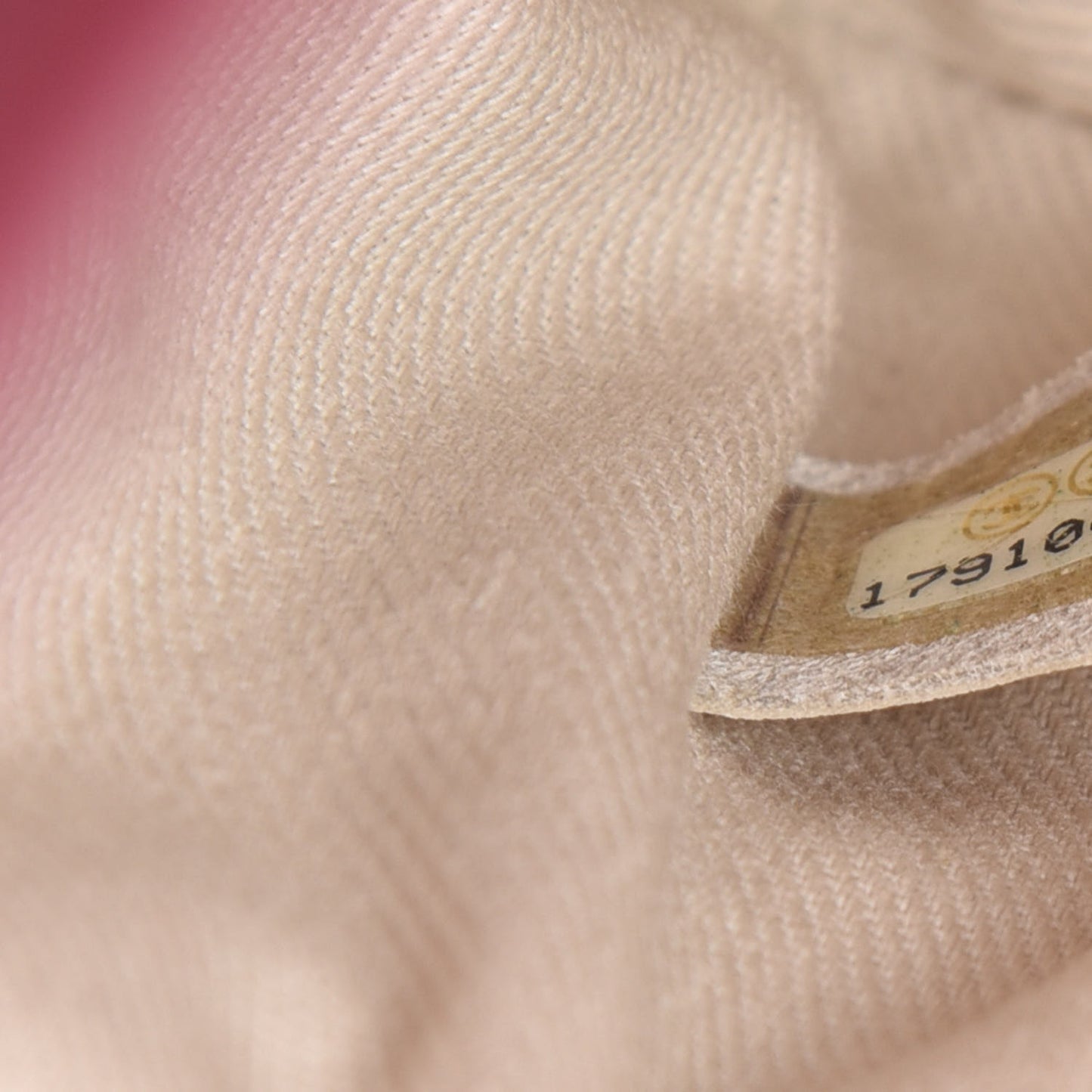 Calfskin Quilted Double Stitch Hamptons Clutch with Chain Red