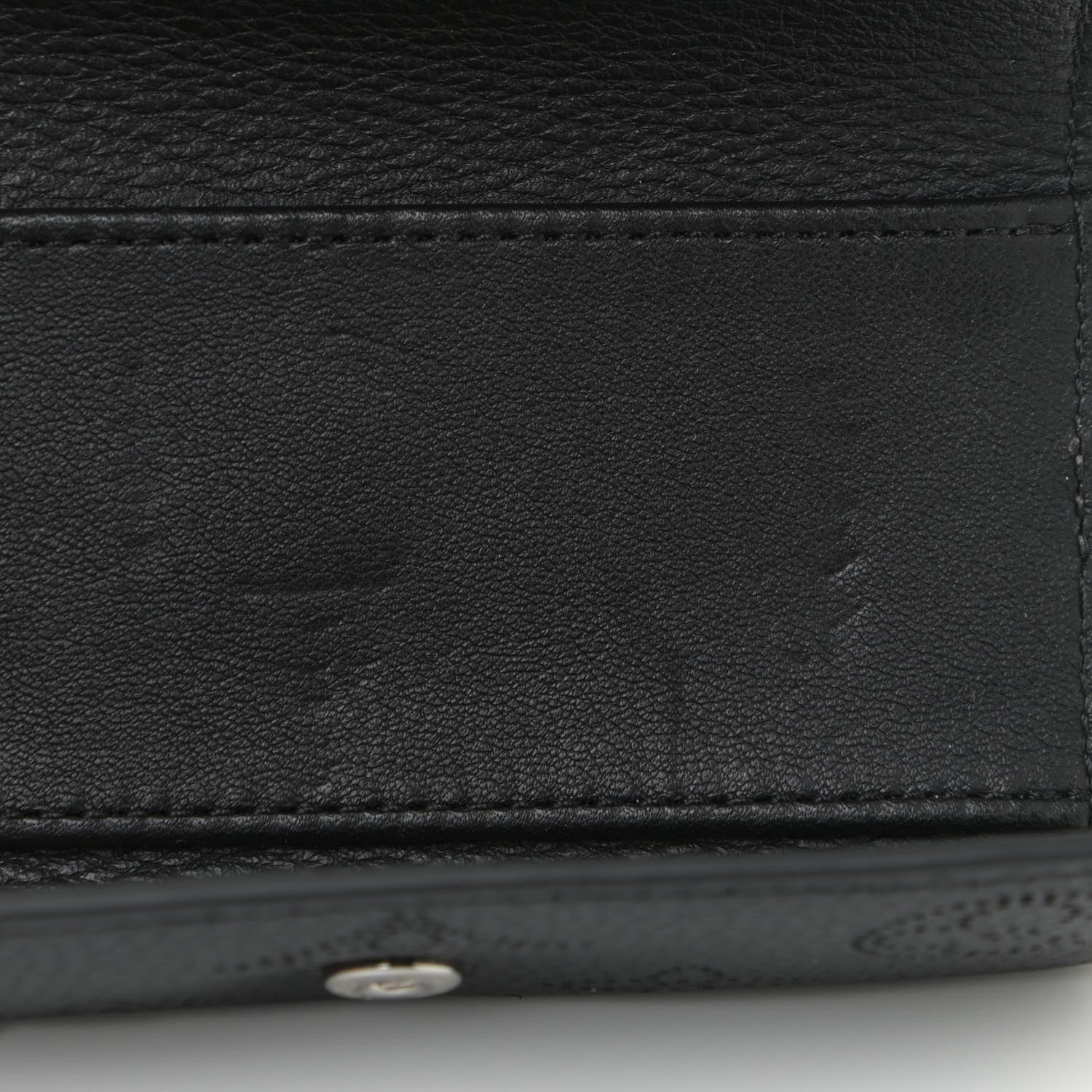 Louis Vuitton Mahina Multicles 4 Key Holder Black 9 of 10