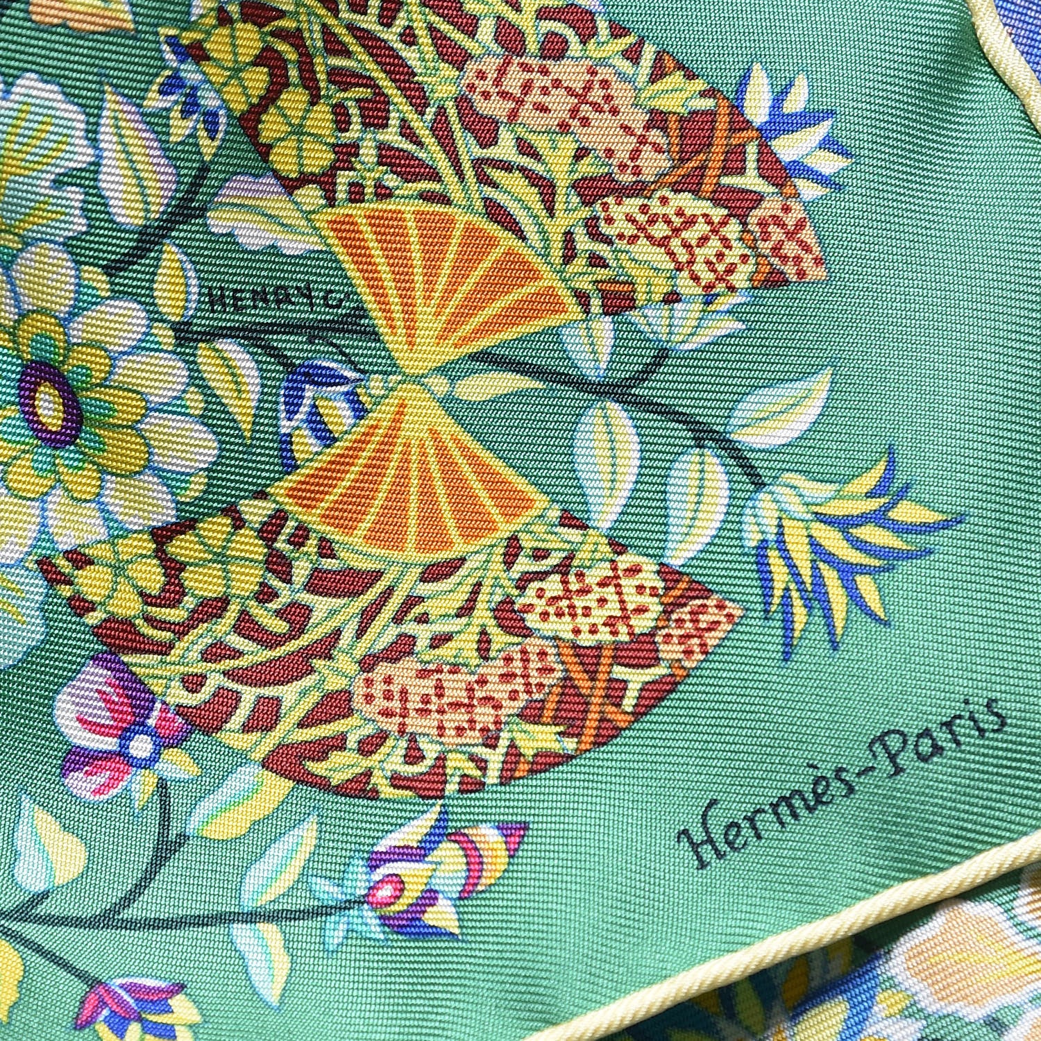 Hermes Cashmere Silk Fleurs et Papillons de Tissus Pocket Square Vert Violet Juane 5 of 7