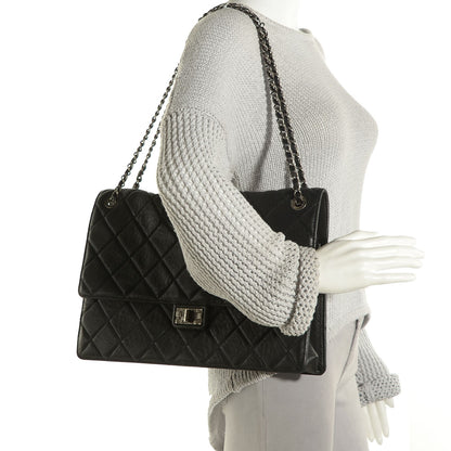 Chanel Washed Lambskin Maxi Take Away Flap Bag Black 3 of 16