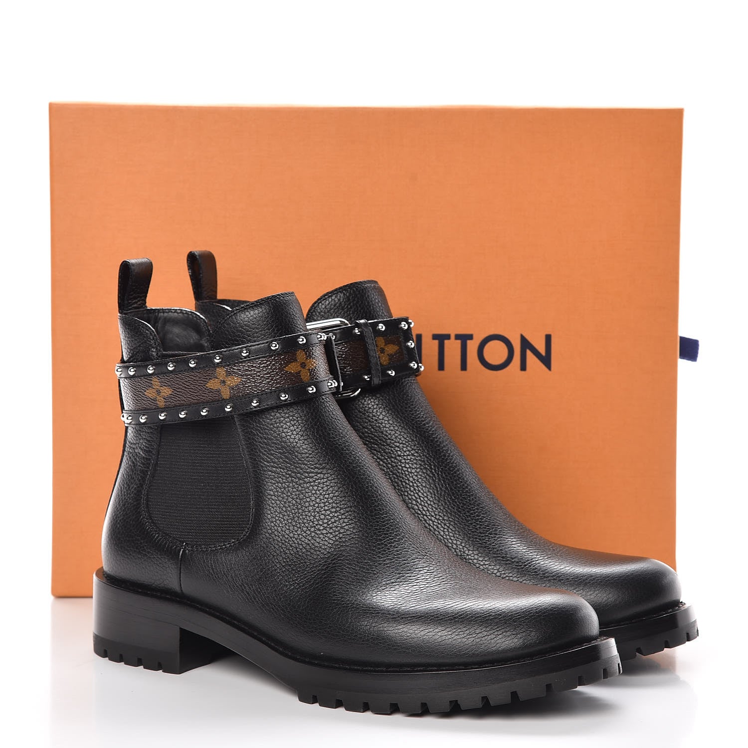 Louis Vuitton Grained Calfskin Monogram Discovery Flat Ankle Boots 39 9 of 9