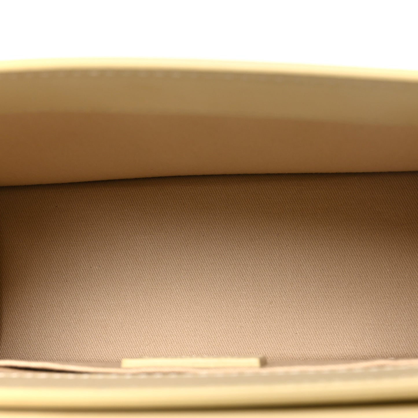 Smooth Calfskin Le Grand Chiquito Ivory