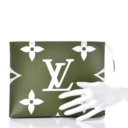 Louis Vuitton Monogram Giant Toiletry Pouch 26 Kaki 2 of 9