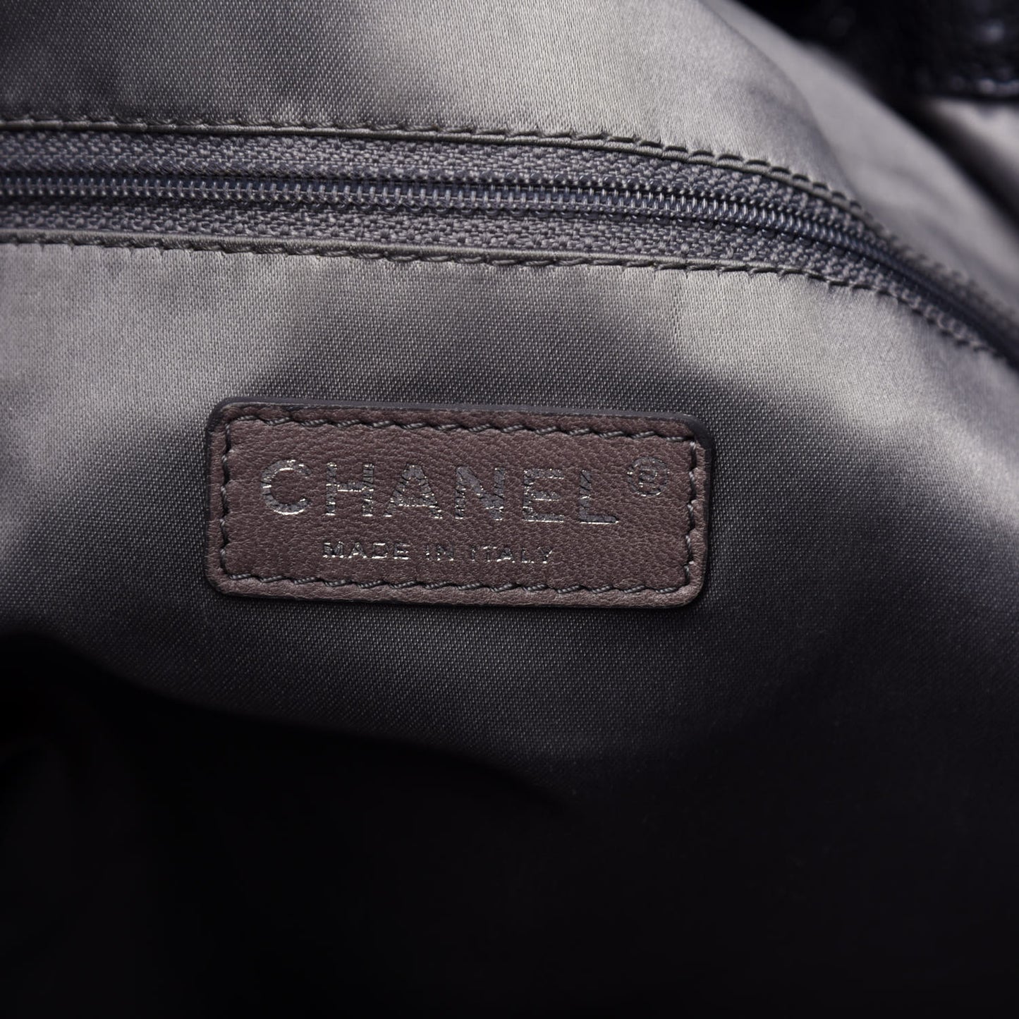 Glazed Caviar Large Pocket In The City Tote Black