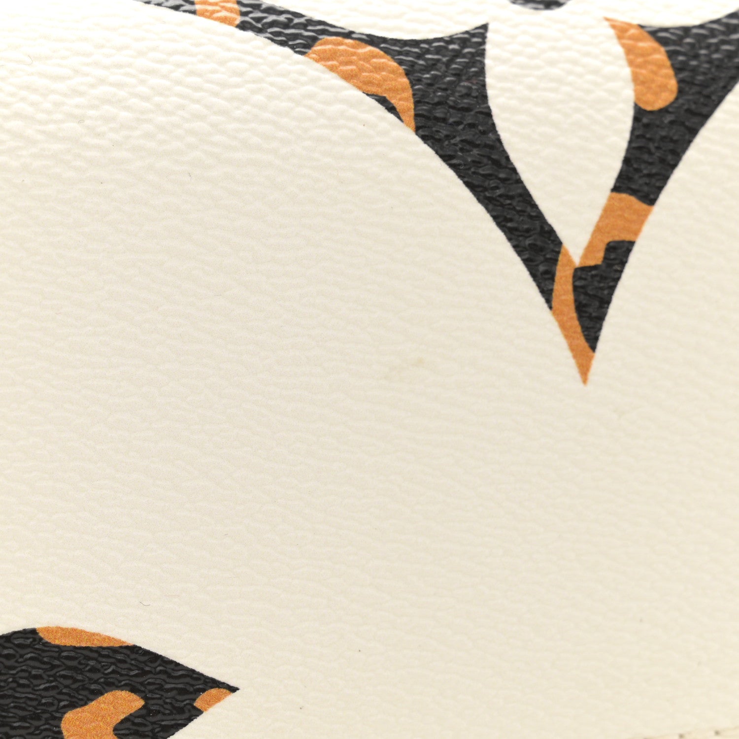 Louis Vuitton Monogram Giant Jungle Onthego GM Ivory 12 of 12