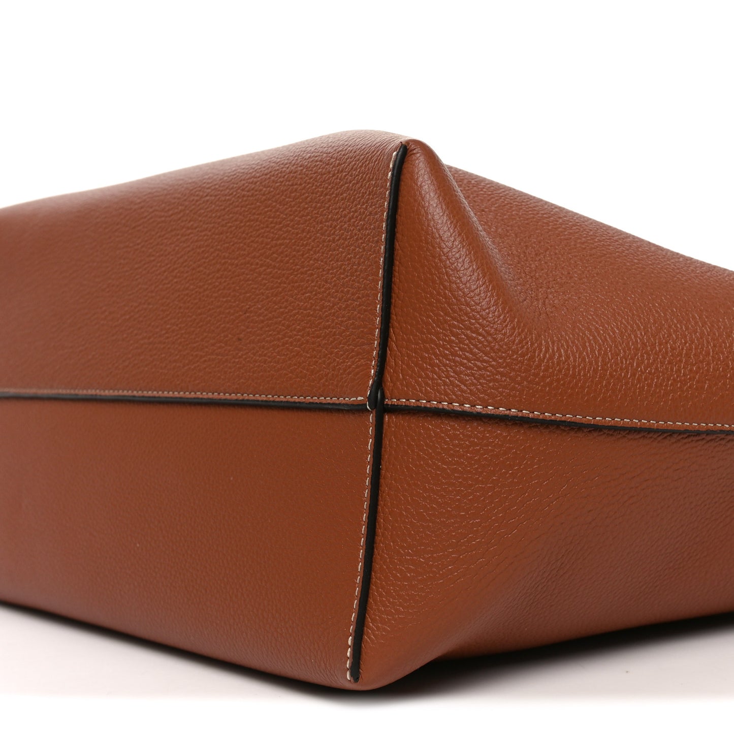 Grained Calfskin Triomphe Medium Cabas Anais Tan
