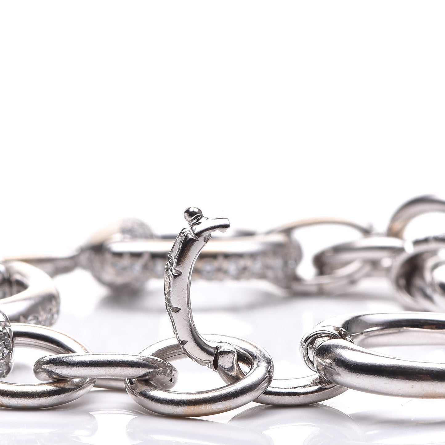 18K White Gold Diamond Horsebit Bracelet 18