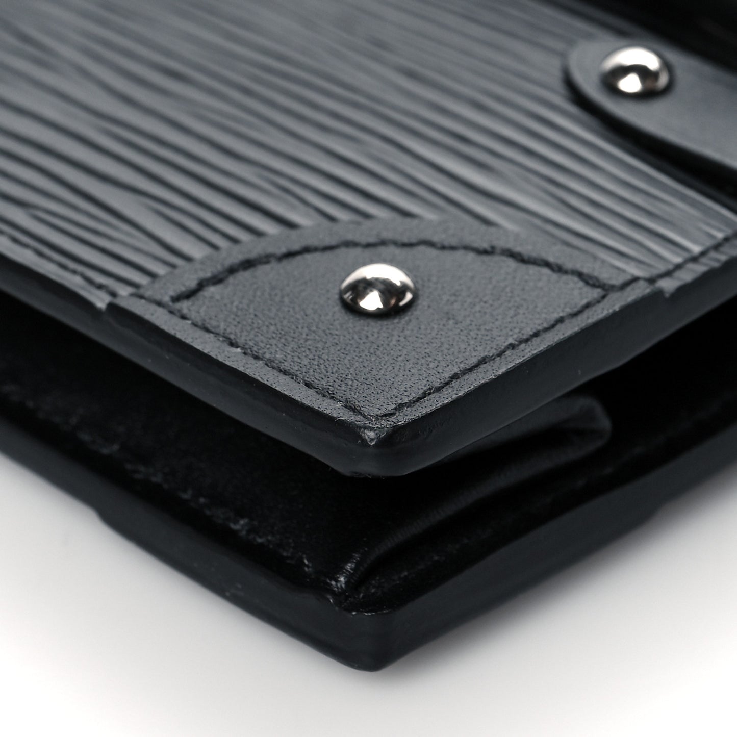 Epi Trunk Chain Wallet Black