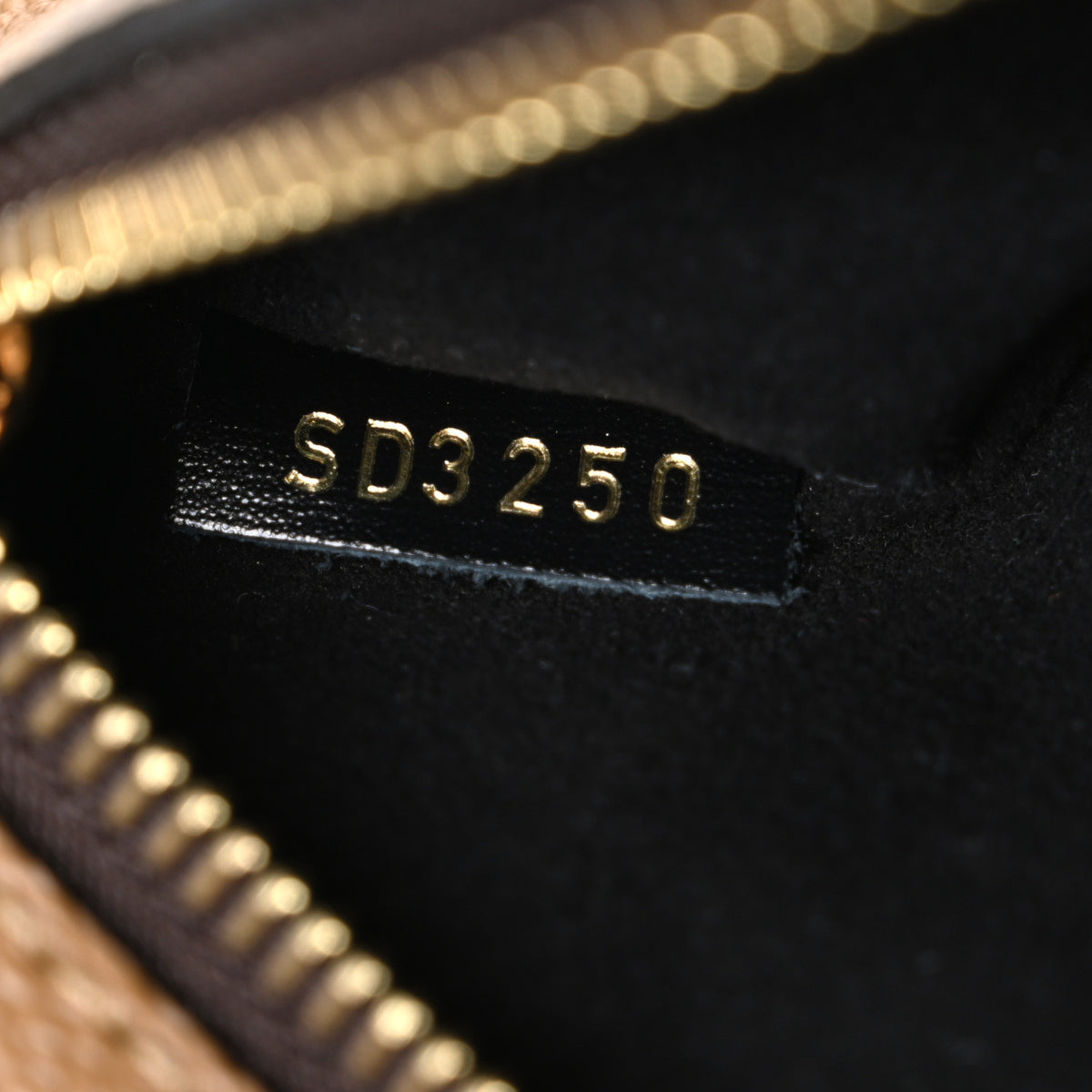 Louis Vuitton Reverse Monogram Pochette Metis 8 of 12