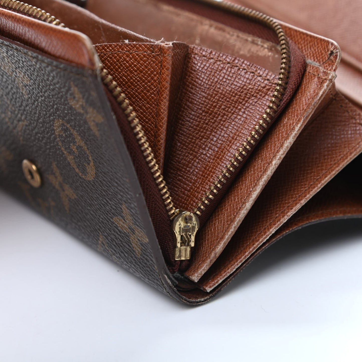 Monogram Porte-Monnaie Billets Tresor Wallet