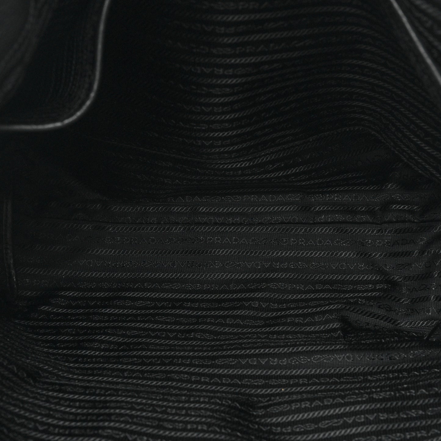 Vitello Daino Shopping Tote Black