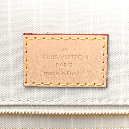 Louis Vuitton Monogram Giant By The Pool Onthego GM Brume 5 of 7