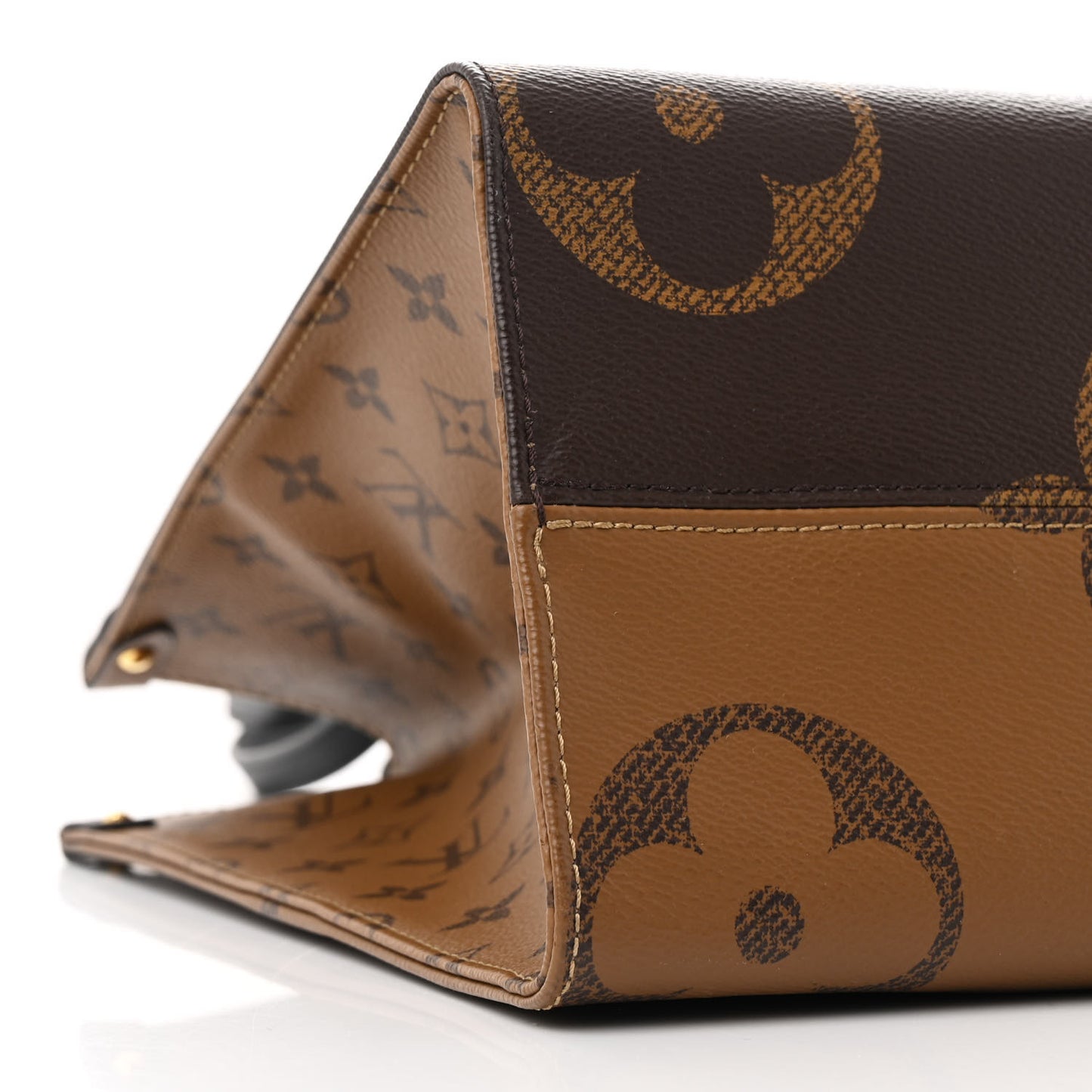 Reverse Monogram Giant Onthego MM