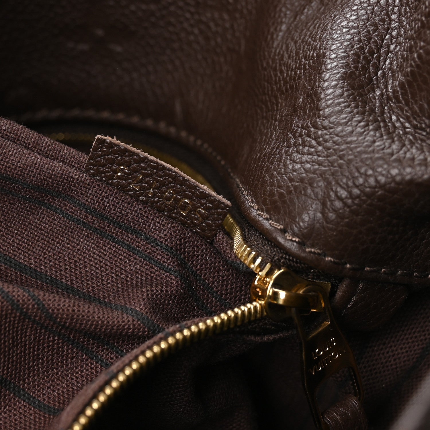 Louis Vuitton Empreinte Metis Terre 7 of 10