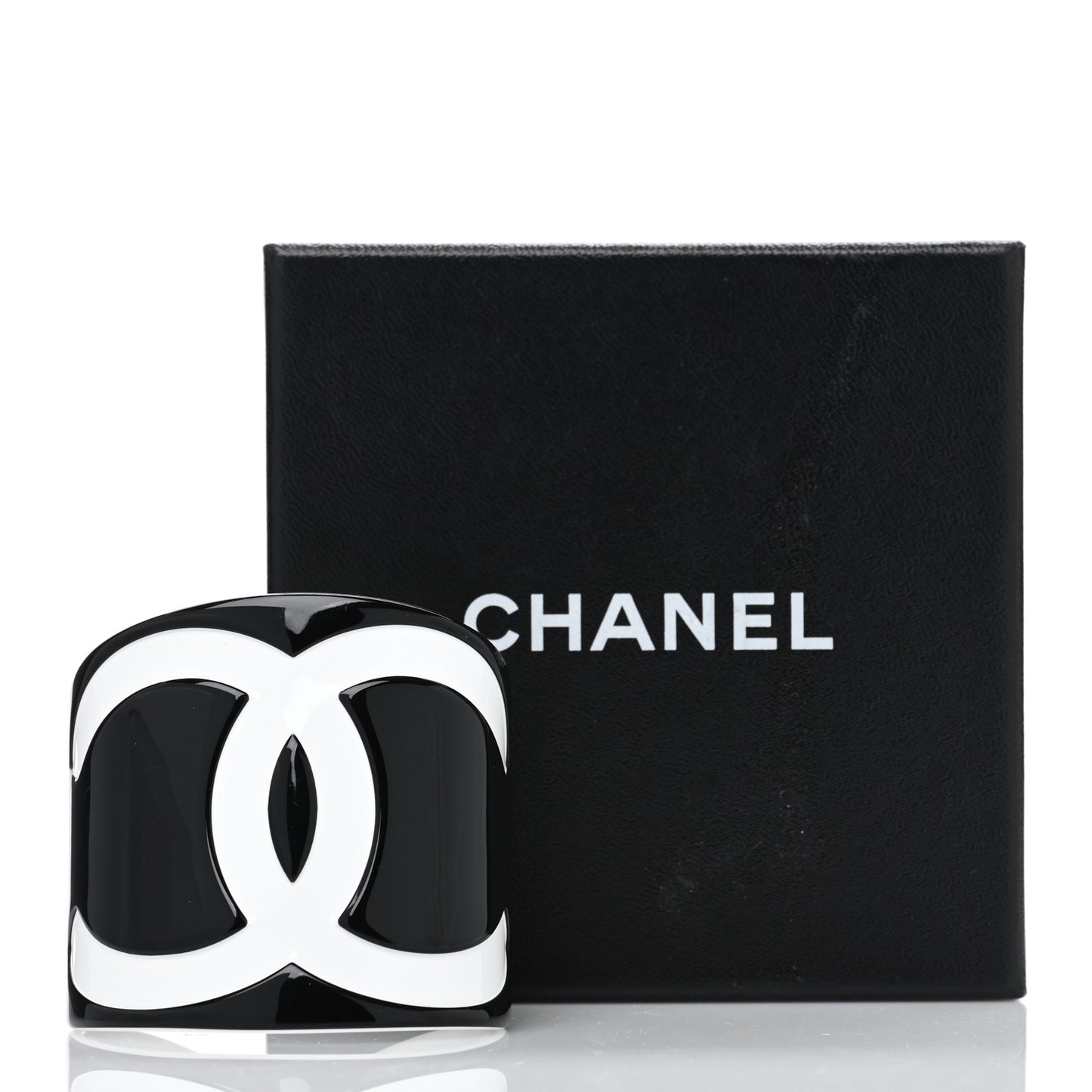 Resin CC Wide Cuff Black White
