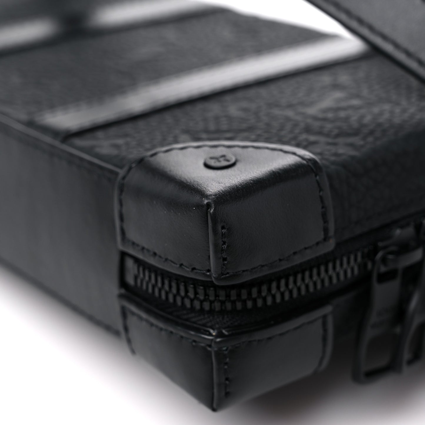Taurillon Monogram Soft Trunk Wallet Black