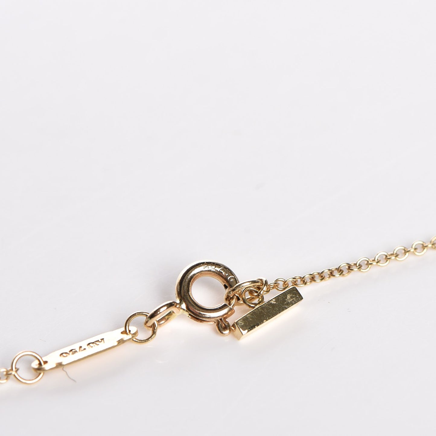18K Yellow Gold Large T Smile Pendant Necklace