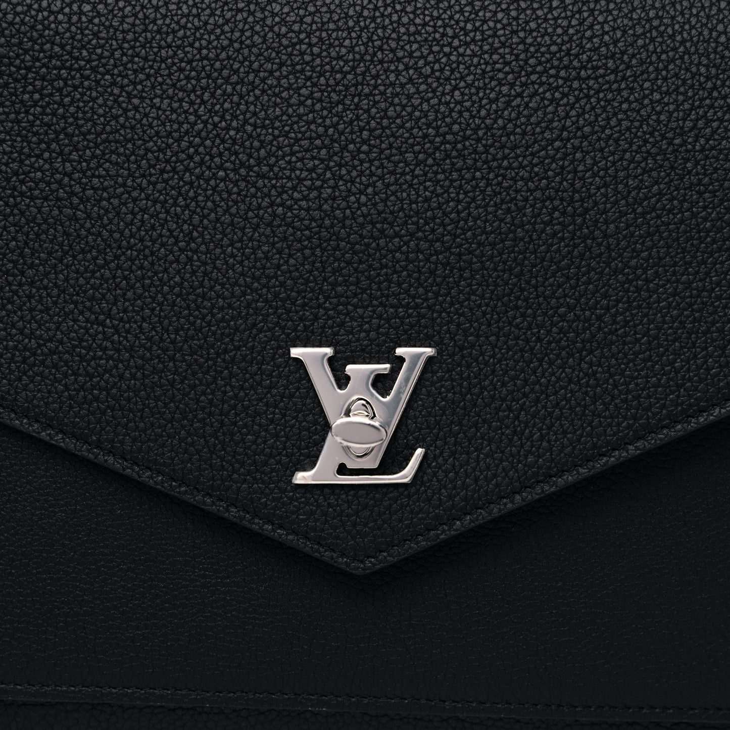 Soft Calfskin My Lockme Pochette Black