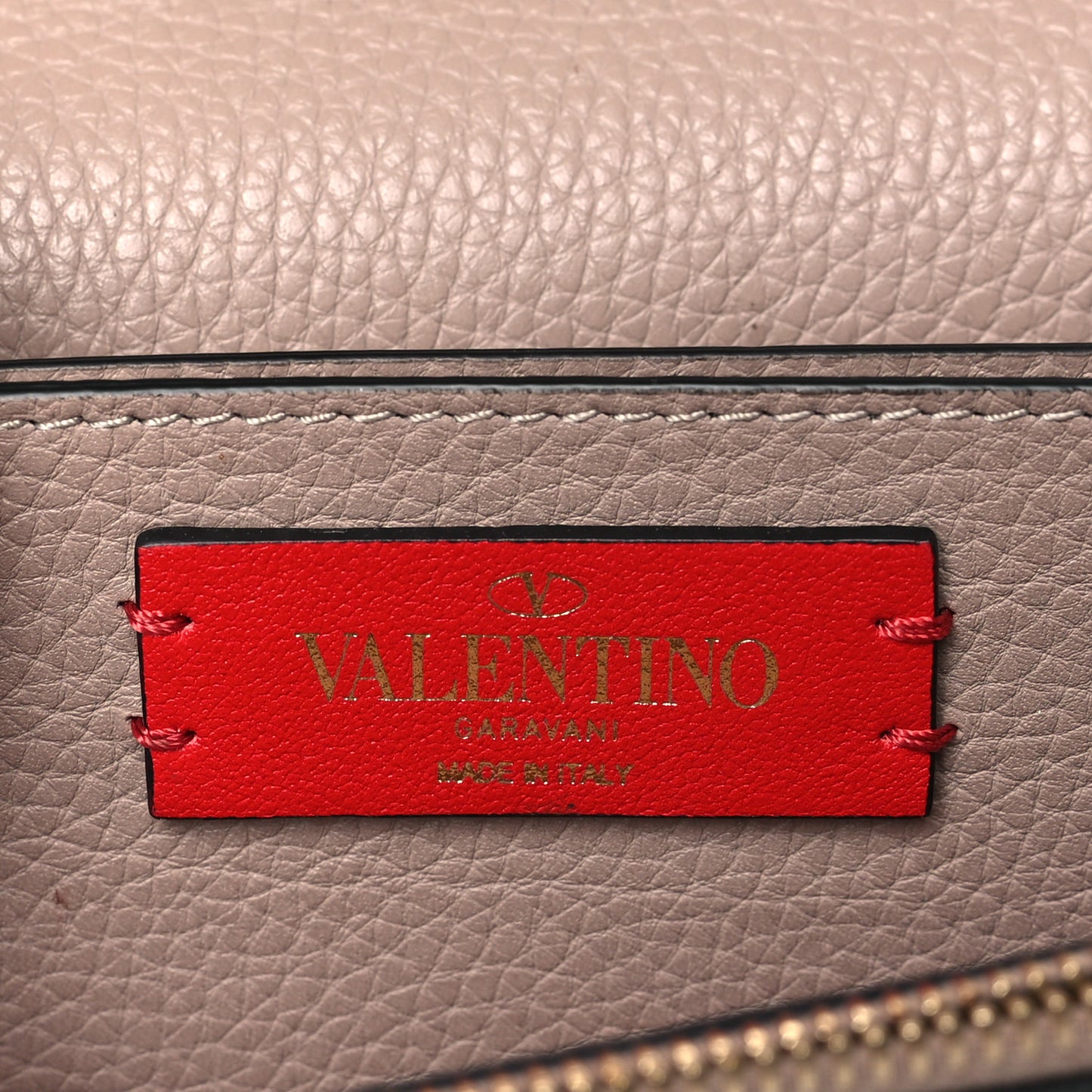 Pebbled Calfskin Rockstud Flap Wallet On Chain Poudre
