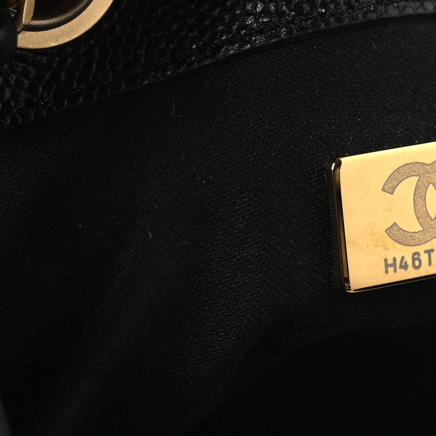 Caviar Quilted Medium Chanel 25 Handbag Black